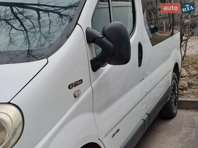 Белый Рено Трафик, объемом двигателя 2 л и пробегом 368 тыс. км за 14900 $, фото 2 на Automoto.ua
