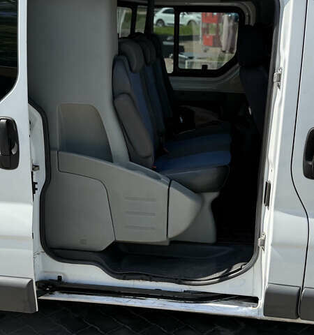 Белый Рено Трафик, объемом двигателя 1.9 л и пробегом 325 тыс. км за 12500 $, фото 10 на Automoto.ua