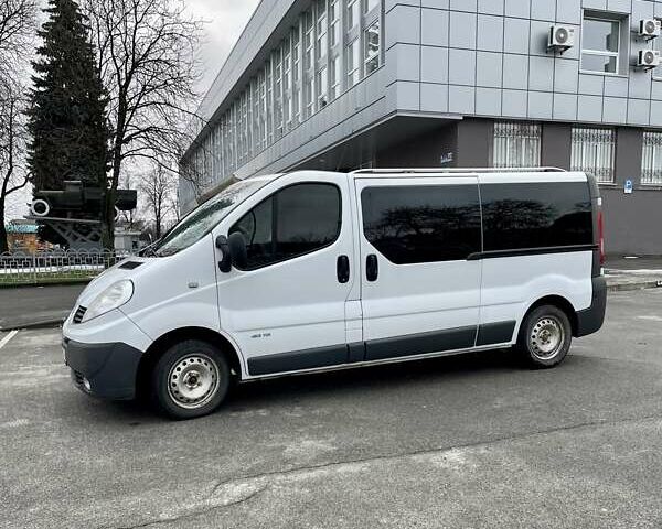 Белый Рено Трафик, объемом двигателя 2 л и пробегом 309 тыс. км за 12500 $, фото 9 на Automoto.ua