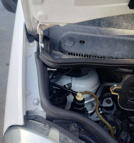 Белый Рено Трафик, объемом двигателя 2 л и пробегом 230 тыс. км за 13800 $, фото 27 на Automoto.ua