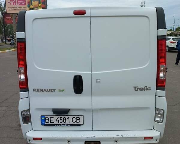 Білий Рено Трафік, об'ємом двигуна 2 л та пробігом 175 тис. км за 12699 $, фото 5 на Automoto.ua