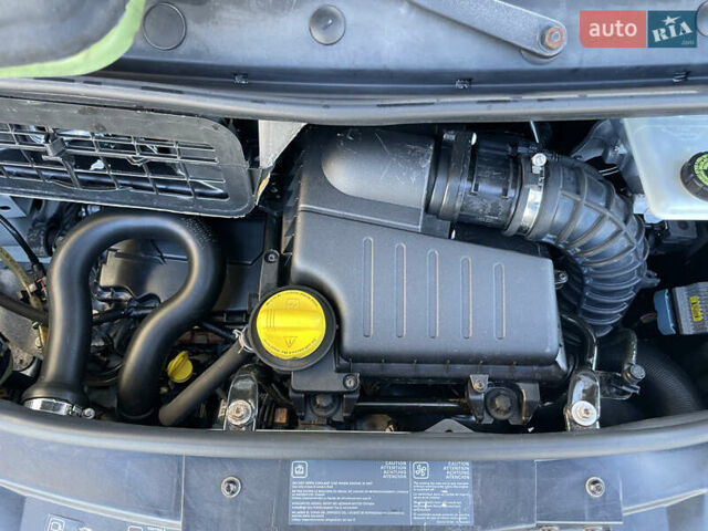 Белый Рено Трафик, объемом двигателя 2 л и пробегом 208 тыс. км за 12900 $, фото 39 на Automoto.ua