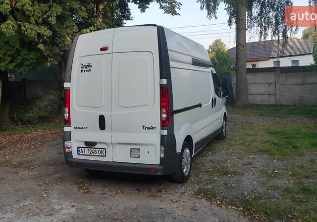 Белый Рено Трафик, объемом двигателя 2 л и пробегом 378 тыс. км за 10900 $, фото 3 на Automoto.ua