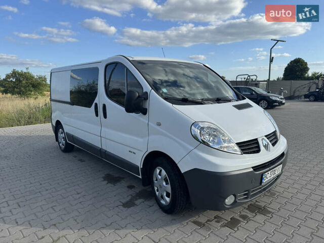 Белый Рено Трафик, объемом двигателя 2 л и пробегом 373 тыс. км за 12500 $, фото 2 на Automoto.ua