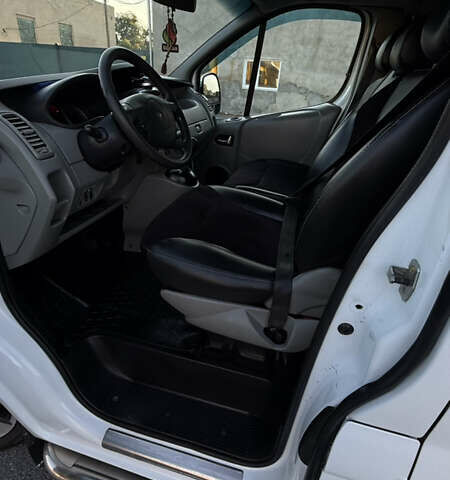 Белый Рено Трафик, объемом двигателя 2 л и пробегом 380 тыс. км за 16500 $, фото 15 на Automoto.ua