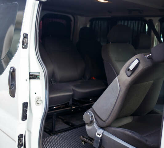 Білий Рено Трафік, об'ємом двигуна 2 л та пробігом 251 тис. км за 13100 $, фото 14 на Automoto.ua