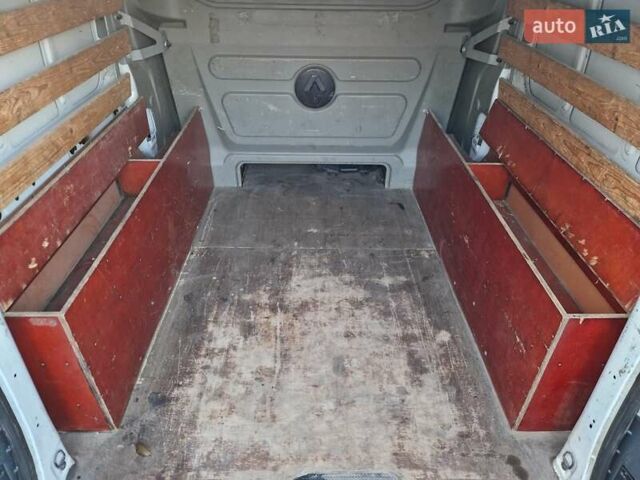 Белый Рено Трафик, объемом двигателя 2 л и пробегом 224 тыс. км за 11999 $, фото 20 на Automoto.ua