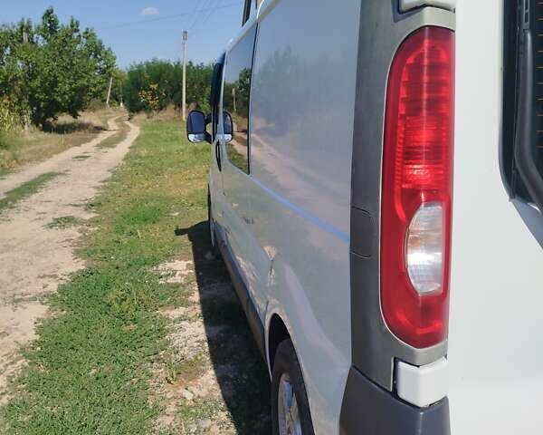 Белый Рено Трафик, объемом двигателя 2 л и пробегом 317 тыс. км за 10500 $, фото 7 на Automoto.ua