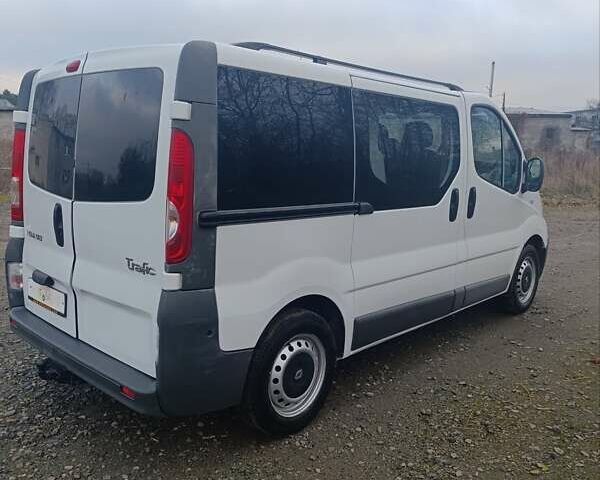 Белый Рено Трафик, объемом двигателя 2 л и пробегом 210 тыс. км за 12300 $, фото 4 на Automoto.ua