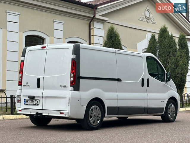 Белый Рено Трафик, объемом двигателя 2 л и пробегом 260 тыс. км за 11700 $, фото 5 на Automoto.ua