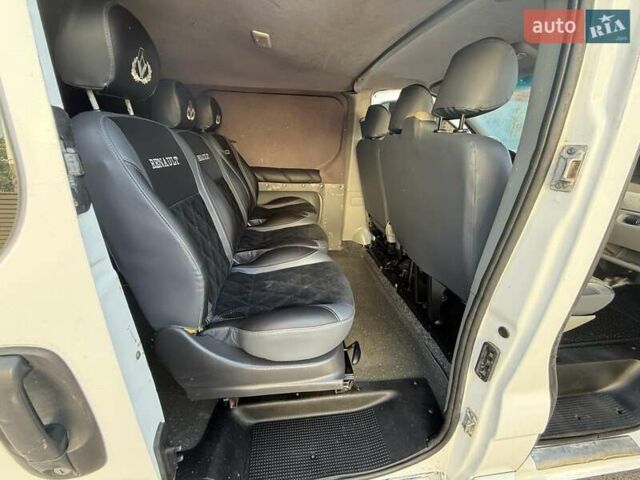 Білий Рено Трафік, об'ємом двигуна 2 л та пробігом 250 тис. км за 8500 $, фото 19 на Automoto.ua