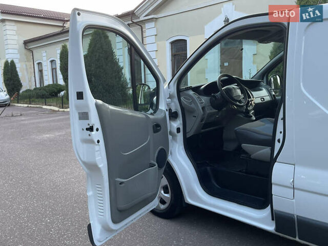 Белый Рено Трафик, объемом двигателя 2 л и пробегом 228 тыс. км за 10700 $, фото 53 на Automoto.ua