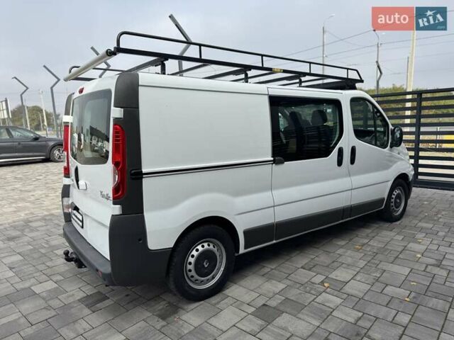 Белый Рено Трафик, объемом двигателя 2 л и пробегом 193 тыс. км за 15750 $, фото 2 на Automoto.ua