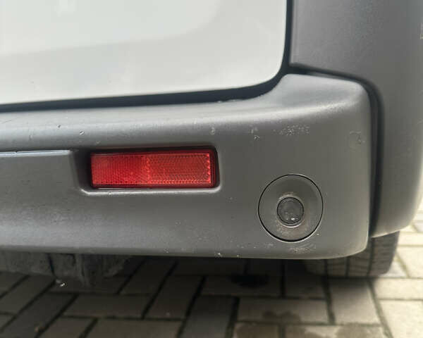 Белый Рено Трафик, объемом двигателя 2 л и пробегом 189 тыс. км за 13600 $, фото 8 на Automoto.ua