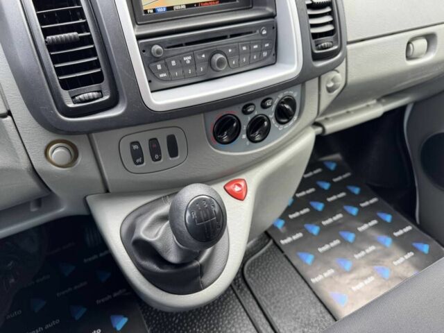 Белый Рено Трафик, объемом двигателя 2 л и пробегом 193 тыс. км за 15500 $, фото 22 на Automoto.ua