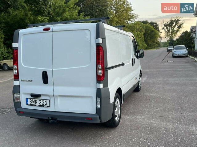 Белый Рено Трафик, объемом двигателя 2 л и пробегом 228 тыс. км за 10700 $, фото 5 на Automoto.ua