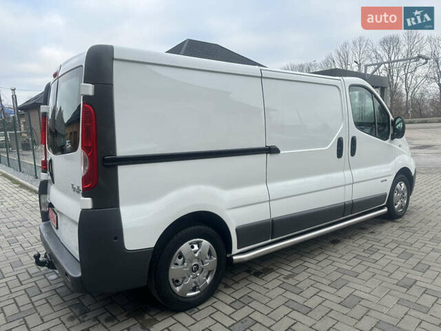 Белый Рено Трафик, объемом двигателя 2 л и пробегом 189 тыс. км за 13600 $, фото 5 на Automoto.ua