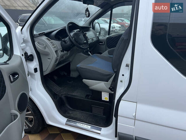 Белый Рено Трафик, объемом двигателя 2 л и пробегом 233 тыс. км за 12950 $, фото 10 на Automoto.ua