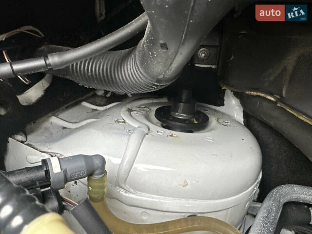 Белый Рено Трафик, объемом двигателя 2 л и пробегом 189 тыс. км за 13600 $, фото 75 на Automoto.ua