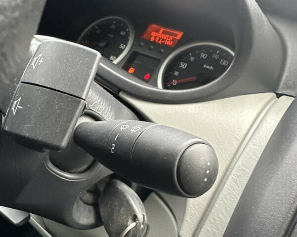 Белый Рено Трафик, объемом двигателя 2 л и пробегом 189 тыс. км за 13600 $, фото 82 на Automoto.ua