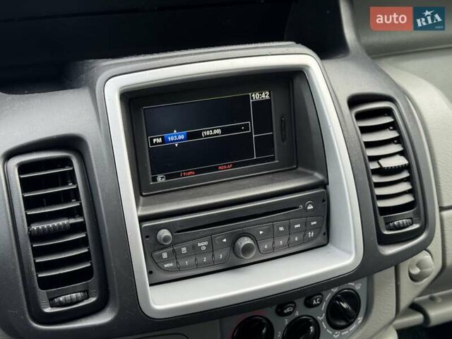 Белый Рено Трафик, объемом двигателя 2 л и пробегом 193 тыс. км за 15750 $, фото 21 на Automoto.ua