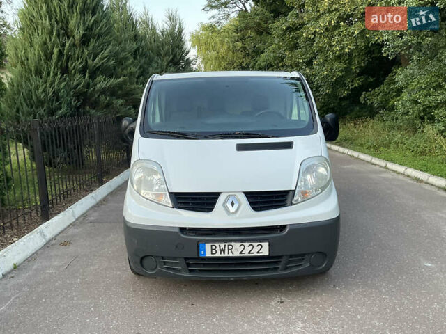 Белый Рено Трафик, объемом двигателя 2 л и пробегом 228 тыс. км за 10700 $, фото 85 на Automoto.ua