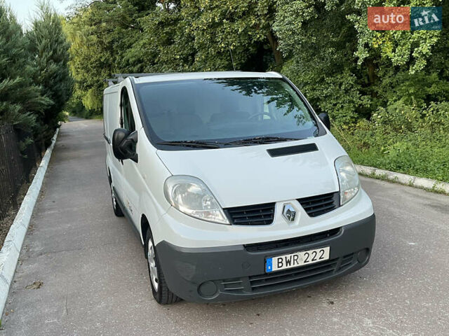 Белый Рено Трафик, объемом двигателя 2 л и пробегом 228 тыс. км за 10700 $, фото 101 на Automoto.ua