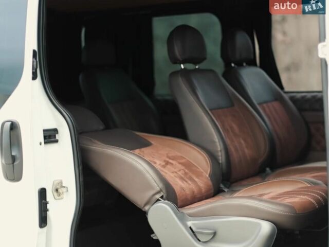 Белый Рено Трафик, объемом двигателя 2 л и пробегом 290 тыс. км за 15500 $, фото 5 на Automoto.ua