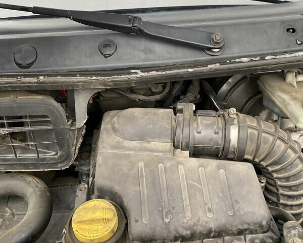 Рено Трафик 2014 в Полтаве на Automoto.ua Белый Рено Трафик, объемом двигателя 2 л и пробегом 360 тыс. км за 10419 $, фото 9 на Automoto.ua