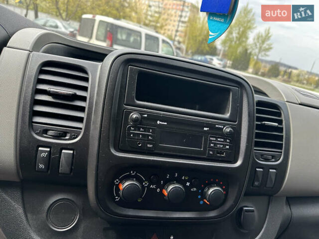 Белый Рено Трафик, объемом двигателя 1.6 л и пробегом 223 тыс. км за 13749 $, фото 16 на Automoto.ua