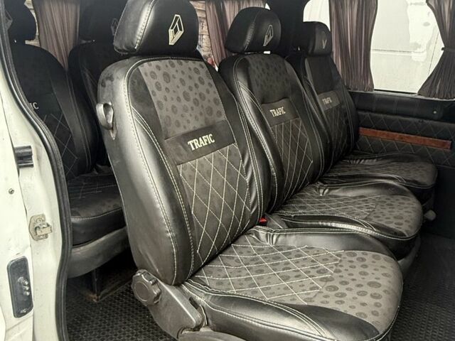 Белый Рено Трафик, объемом двигателя 2 л и пробегом 355 тыс. км за 8800 $, фото 6 на Automoto.ua