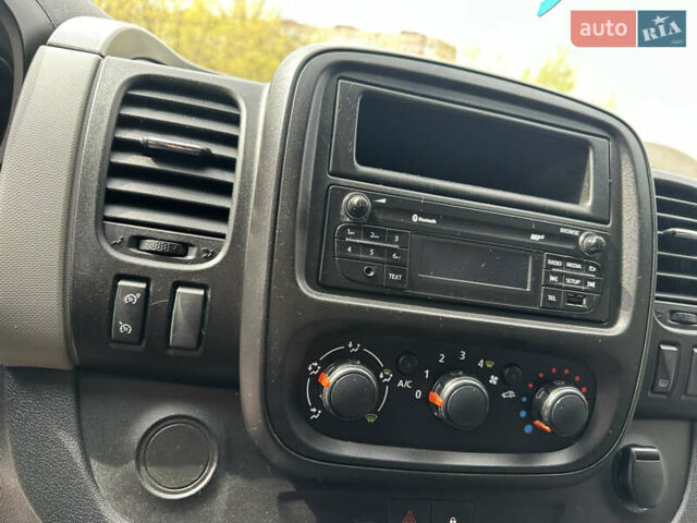 Белый Рено Трафик, объемом двигателя 1.6 л и пробегом 223 тыс. км за 13749 $, фото 38 на Automoto.ua