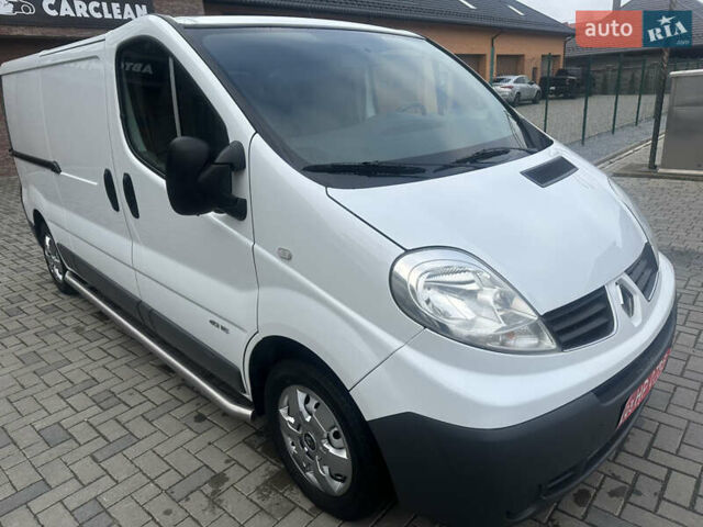 Белый Рено Трафик, объемом двигателя 2 л и пробегом 189 тыс. км за 13600 $, фото 13 на Automoto.ua
