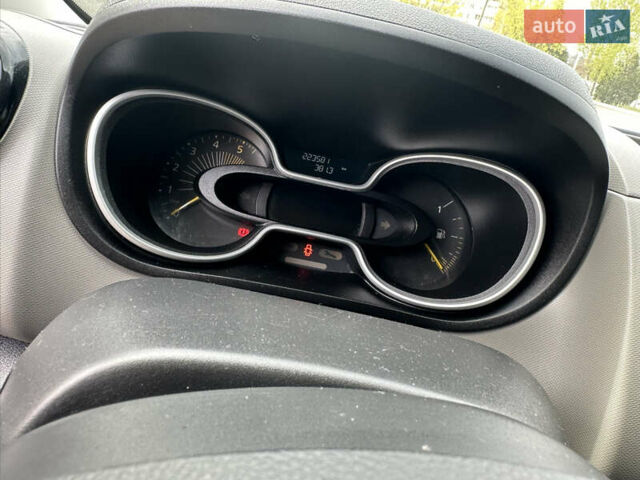 Белый Рено Трафик, объемом двигателя 1.6 л и пробегом 223 тыс. км за 13749 $, фото 15 на Automoto.ua