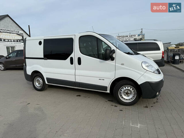 Белый Рено Трафик, объемом двигателя 2 л и пробегом 245 тыс. км за 8950 $, фото 1 на Automoto.ua