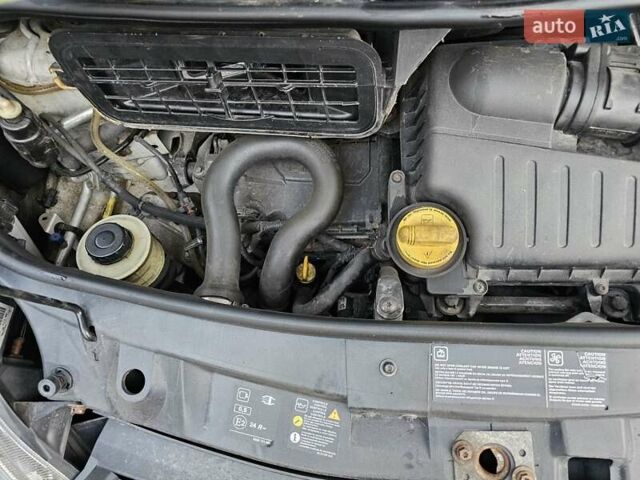 Білий Рено Трафік, об'ємом двигуна 2 л та пробігом 249 тис. км за 16000 $, фото 28 на Automoto.ua