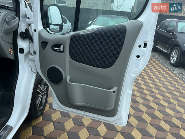 Белый Рено Трафик, объемом двигателя 2 л и пробегом 233 тыс. км за 12950 $, фото 8 на Automoto.ua