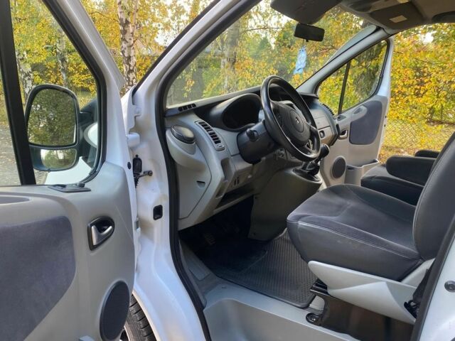 Білий Рено Трафік, об'ємом двигуна 2 л та пробігом 209 тис. км за 8900 $, фото 7 на Automoto.ua