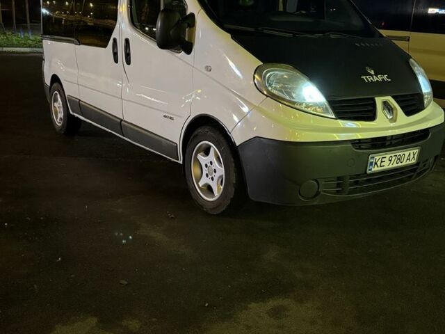 Белый Рено Трафик, объемом двигателя 2 л и пробегом 355 тыс. км за 8800 $, фото 4 на Automoto.ua