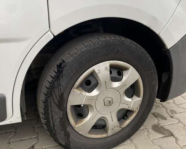 Рено Трафик 2014 в Полтаве на Automoto.ua Белый Рено Трафик, объемом двигателя 2 л и пробегом 360 тыс. км за 10419 $, фото 14 на Automoto.ua