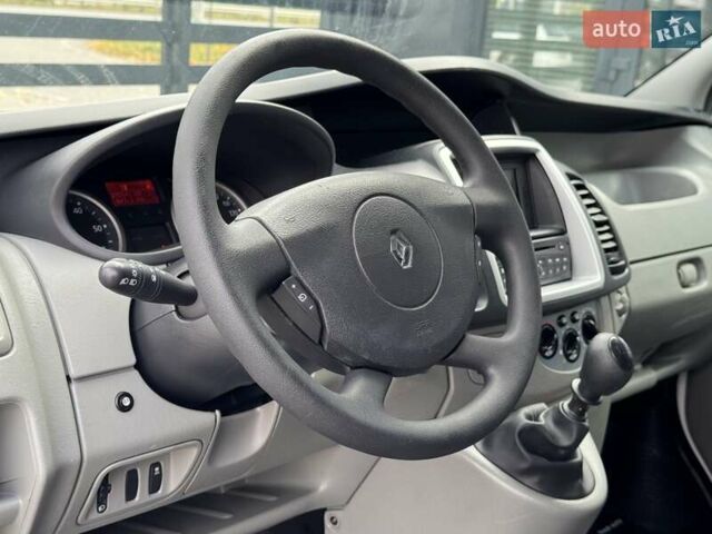 Белый Рено Трафик, объемом двигателя 2 л и пробегом 193 тыс. км за 15750 $, фото 16 на Automoto.ua