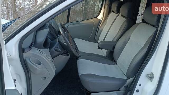 Белый Рено Трафик, объемом двигателя 2 л и пробегом 363 тыс. км за 13350 $, фото 27 на Automoto.ua