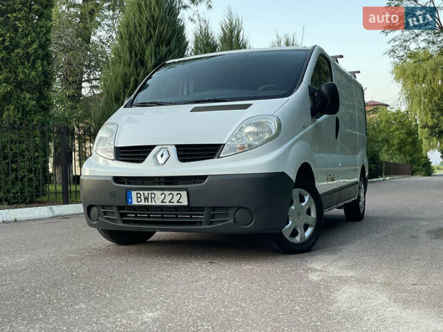 Белый Рено Трафик, объемом двигателя 2 л и пробегом 228 тыс. км за 10700 $, фото 105 на Automoto.ua