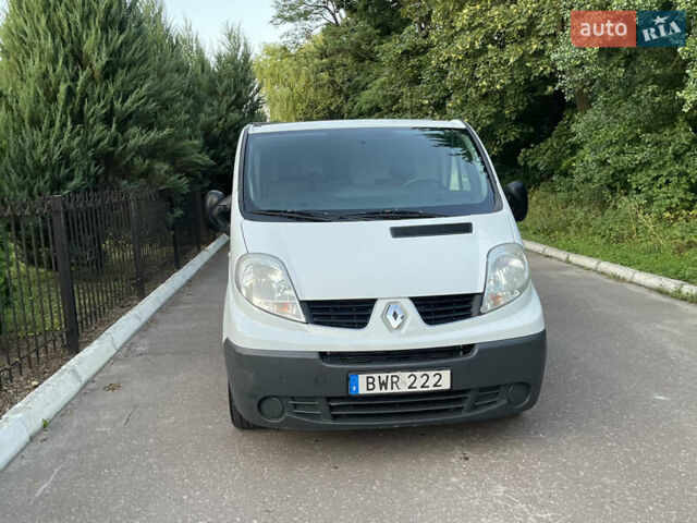 Белый Рено Трафик, объемом двигателя 2 л и пробегом 228 тыс. км за 10700 $, фото 84 на Automoto.ua
