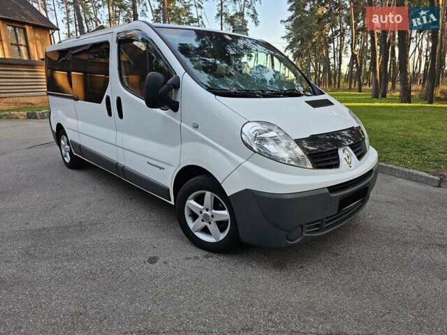Белый Рено Трафик, объемом двигателя 2 л и пробегом 249 тыс. км за 15000 $, фото 16 на Automoto.ua