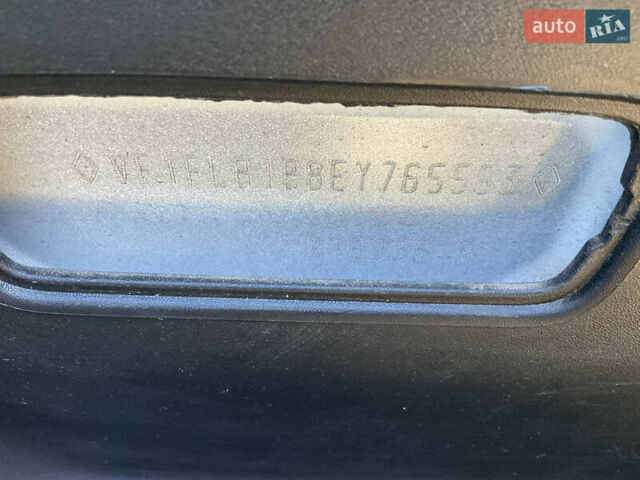 Белый Рено Трафик, объемом двигателя 2 л и пробегом 210 тыс. км за 13500 $, фото 19 на Automoto.ua