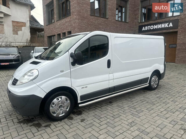 Белый Рено Трафик, объемом двигателя 2 л и пробегом 189 тыс. км за 13600 $, фото 77 на Automoto.ua