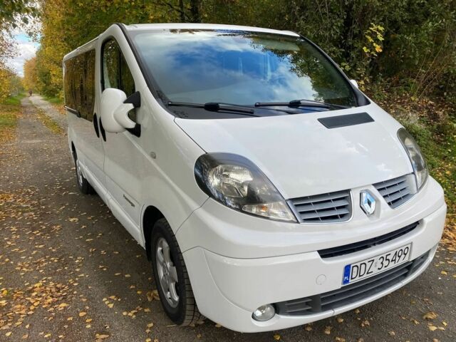 Білий Рено Трафік, об'ємом двигуна 2 л та пробігом 209 тис. км за 8900 $, фото 2 на Automoto.ua