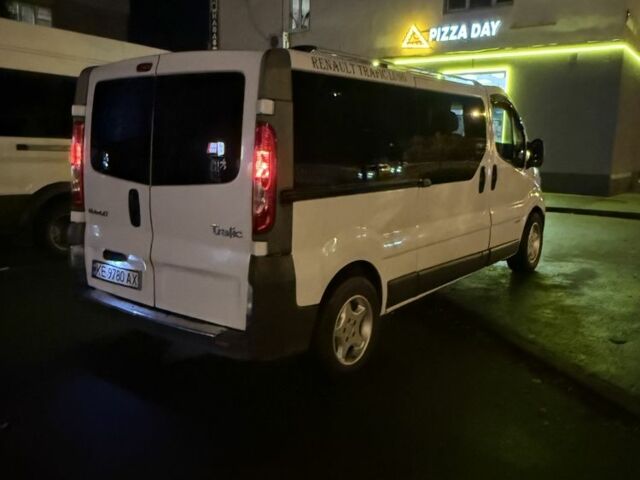 Белый Рено Трафик, объемом двигателя 2 л и пробегом 355 тыс. км за 8800 $, фото 2 на Automoto.ua