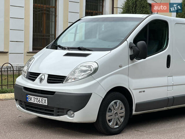 Белый Рено Трафик, объемом двигателя 2 л и пробегом 260 тыс. км за 11700 $, фото 12 на Automoto.ua